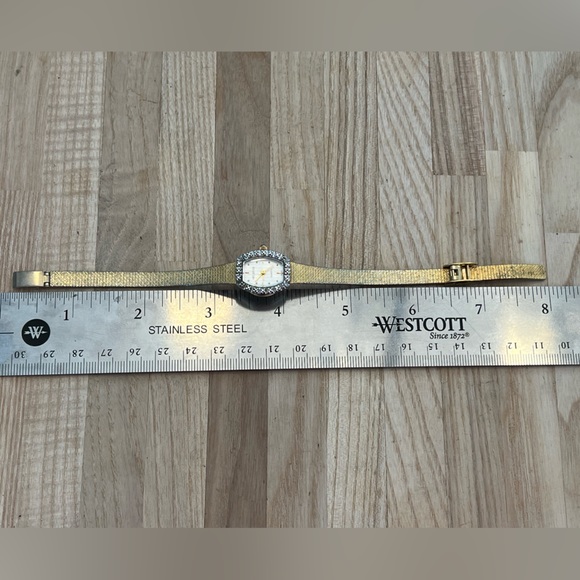 Helbros Ladies Watch Vintage Diamonds Gold Tone Adjustable Bracelet Stripe Dial - Picture 12 of 12